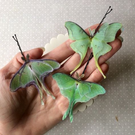 Luna Moth Hair Pin Collection Butterfly Hair Pin Luna Moth - Etsy Butterfly Hair Pin, Silk Organza Fabric, Hair Accessories Green, Butterfly Hair Accessories, Fabric Butterfly, Butterfly Images, Luna Moth, Butterfly Hair Clip, Butterfly Hair