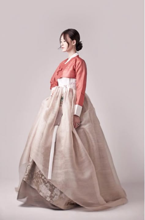 Hanbok Wedding Dress, Hanbok Wedding, Traditional Korean Clothing, Korean Wedding Dress, Traditional Asian Dress, Korean Traditional Clothing, Modern Hanbok, Korean Traditional Dress, Korean Hanbok