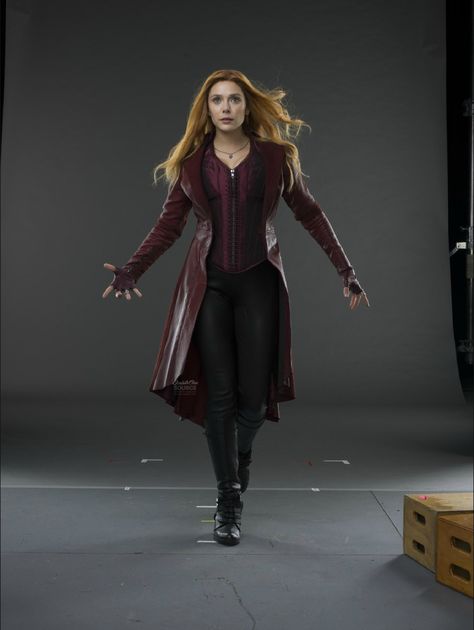 Elizabeth Olsen Film, Scarlet Witch Costume, Captain America Movie, Elizabeth Olsen Scarlet Witch, Marvel Tv, Scarlet Witch Marvel, Scarlett Witch, Mcu Marvel, Wanda Maximoff