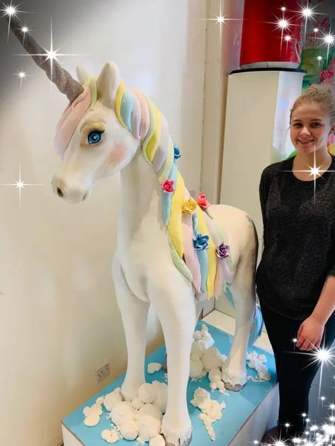 How To Make A Unicorn Cake, Tunnocks Tea Cakes, Dedication Cake, Yoda Cake, Snow White Cake, Red Birthday Cakes, Huge Cake, Cake Show, 3d Cakes