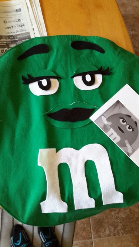 Green M&m Costume Diy, Diy M&m Costume For Kids, Halloween M&m Costume, Green M&m Costume, M M Costume Diy, M&m Costume Diy, M And M Costume, Mm Costume, M&m Halloween Costume