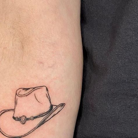 yeva’s tatts on Instagram: "custom cowboy hat for Caleb! thank you for coming back for more western themed tatts :-)" A J Tattoo, Tattoo For Grandpa, Western Theme Tattoo, Cowboy Hat Tattoo, Hat Tattoo, J Tattoo, Custom Cowboy Hats, Theme Tattoo, Western Theme