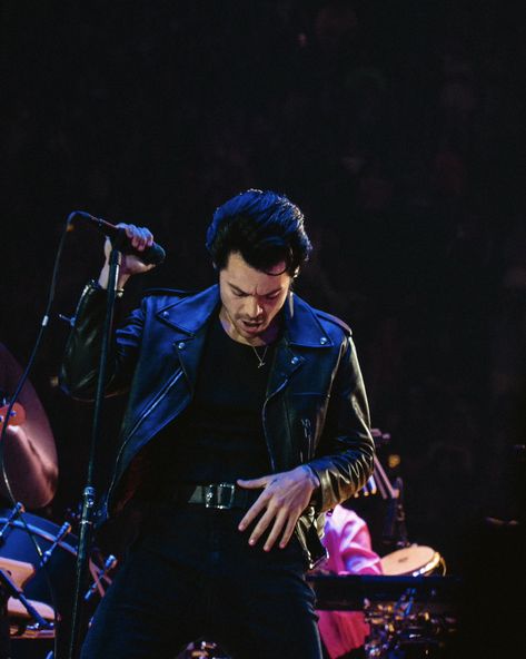 Harry Styles Halloween, Danny Zuko, Haikou, Harry Styles Pictures, Harry Styles Photos, Mr Style, Harry Styles Love On Tour, Love My Boyfriend, Treat People With Kindness