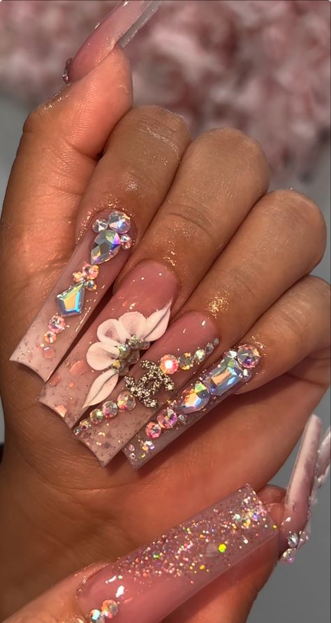 Pink And Gold Quince Nails, Rose Gold Quince Nails, Quince Nails Pink, Pink Quince Nails, Quince Nails, Emerald Nails, Quinceanera Nails, Gold Acrylic Nails, Solid Color Nails