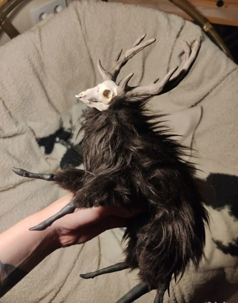 Ghost Creature Design, Fake Taxidermy Diy, Moth Art Doll, Art Doll Creatures, Vulture Culture Art, Cool Taxidermy, Cute Wendigo, Fantasy Taxidermy, Art Dolls Animals