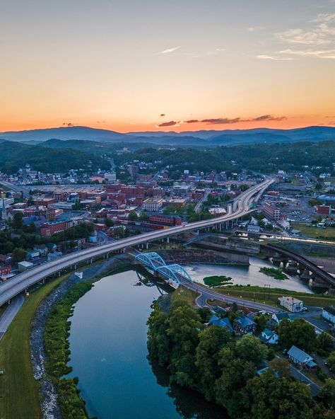 Sierra Simone, Cumberland Maryland, Scenic Pictures, Potomac River, Maryland, Places To Visit, Salt, Kiss