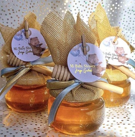 Bear Party Favor Ideas, Baby Shower Return Gifts, Safari Baby Shower Boy, Baby Giveaways, Sage Green Baby Shower, Birth Announcement Gifts, Baby Shower Souvenirs, Honey Jars, Honey Wedding