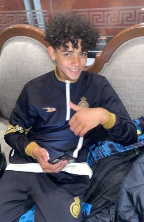 Cris Jr, Cristiano Jr, Cr7 Jr, Football Players Photos, Cristiano Ronaldo Junior, Cr7 Messi, Ronaldo Junior, Soccer Boyfriend, Football Boyfriend