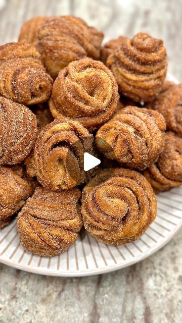 Maegan Brown ~ The BakerMama | Cinnamon Sugar Cruffin Bites 😍 store-bought crescent roll dough meets a mini muffin pan and bake up with cinnamon sugar goodness in every... | Instagram Cinnamon Crescents, Cinnamon Bites, Crescent Dough Sheet, Slow Cooker Bread, Muffin Cup, Pillsbury Recipes, Breakfast Sweets, Breakfast Bites, Crescent Roll Recipes