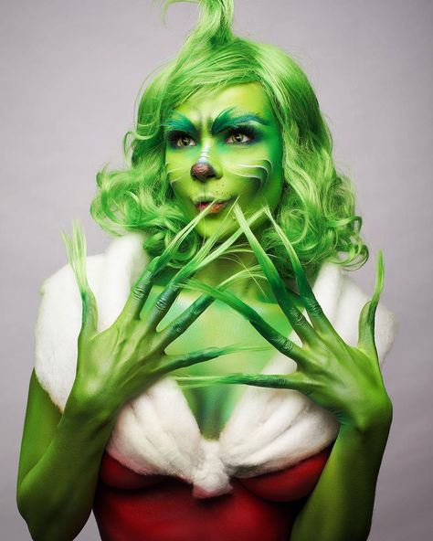 Grinch Cosplay, Whoville Costumes, Grinch Costume, Grinch Halloween, Grinch Costumes, Cosplay For Women, Drag Queen Makeup, Hd Makeup, Queen Makeup