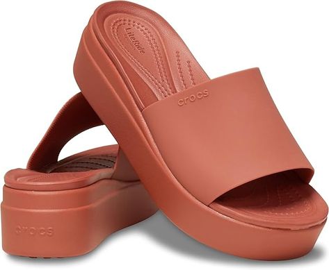 Crocs Women's Brooklyn Slide Sandal: Amazon.co.uk: Fashion Crocs Brooklyn, New Crocs, Crocs Sandals, Wedge Flip Flops, Women's Crocs, Slides Women, Open Toe Shoes, Round Toe Heels, Shoe Charms