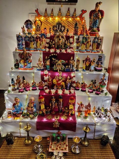 Dussera Decor Ideas, Golu Ideas Navaratri, Dussehra Decoration Ideas, Dasara Decoration Ideas At Home, Golu Navaratri, Diy Golu Dolls, God Rangoli, Bommala Koluvu, Navratri Puja