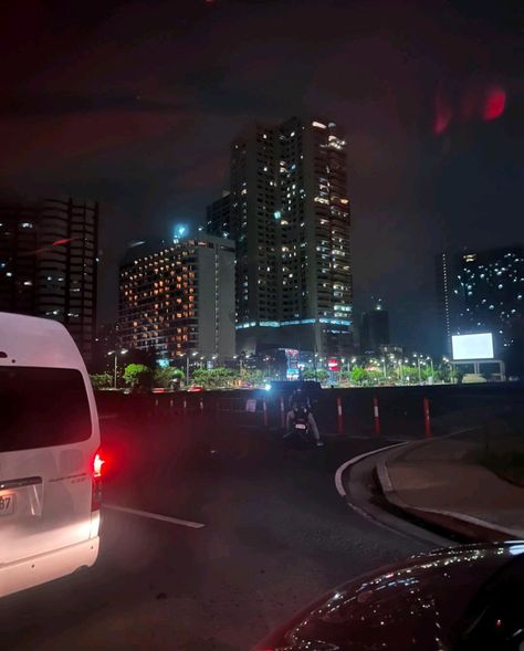 metro manila Manila City Lights, Manila At Night, New Manila, Pookie Nation, Lights At Night, City Lights At Night, Life Status, Philippines Travel, Taylor Swift Pictures