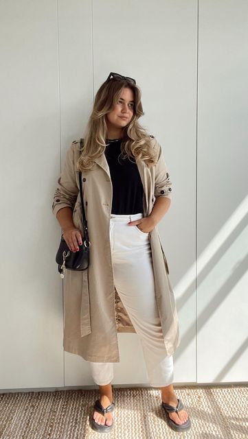 Mollie Campsie Outfits, Plus Size Spring Outfits 2024, Mollie Campsie, Mum Clothes, Mid Fashion, Mum Outfits, Elegant Building, Trenchcoat Outfit, Mum Style