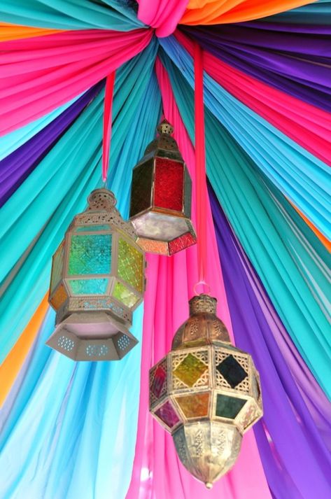 Hanging gold lanterns from a Princess Jasmine Arabian Nights Birthday Party on Kara's Party Ideas | KarasPartyIdeas.com (20) Aladin Disney, Arabian Nights Prom, Moroccan Theme Party, Birthday Party Night, Aladdin Wedding, Night Princess, Princess Jasmine Party, Arabian Party, Arabian Theme