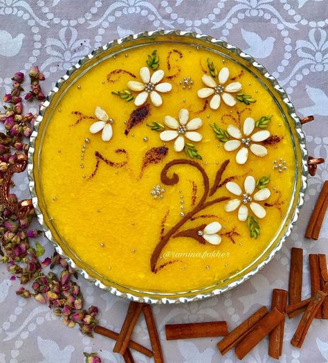 Shole zard , persian Sholeh Zard, Sattu Decoration, Iranian Desserts, Food Persian, Persian Sweets, Persian Desserts, Iranian Dishes, Fruit Pastry, Persian Kitchen