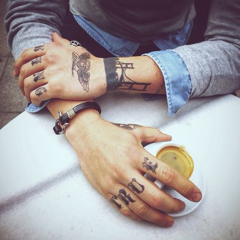 Tattoos Tattoo For Man Hand, Fancy Tattoo For Man, Tattooed Fingers, Finger Tats Men, Tats Men, Meaningful Signs, Fancy Tattoo, Tattoo For Man, Bridesmaid Hair Side