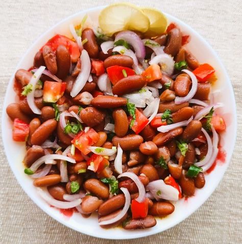 Rajma Salad is a super easy and delish high-protein, red kidney bean salad. Red Kidney Bean Salad, Kidney Beans Salad, Salad With Olive Oil, Chilli Cheese Toast, Kidney Bean Salad, Recipes With Kidney Beans, Cold Side Dishes, Beans Salad, Cacciatore Recipes