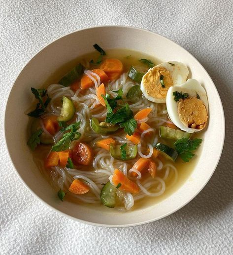 Healthy Soup Aesthetic, Miso Soup Aesthetic, Tuna Mayo Onigiri, Aesthetic Soup, Soup Aesthetic, Miso Soup Recipe, Tuna Mayo, Food Bread, Healthy Food Menu