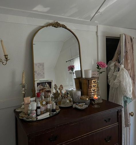 Romantic Girl, Gold Baroque, Arch Mirror, Pretty Room, Dreamy Room, Design Exterior, My Grandmother, Dream Room Inspiration, Room Makeover Inspiration