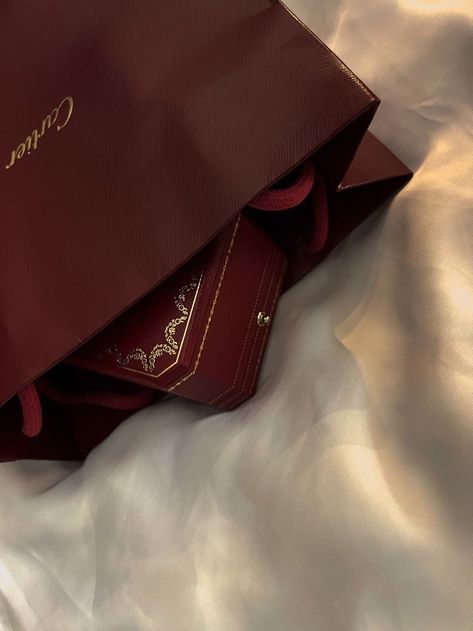 Red Nails Dark, Nails Dark Red, Life Luxury Lifestyle, Aesthetic Ipad Wallpaper, Dior Jewellery, Cartier Jewellery, Maroon Aesthetic, Burgundy Aesthetic, Images Terrifiantes