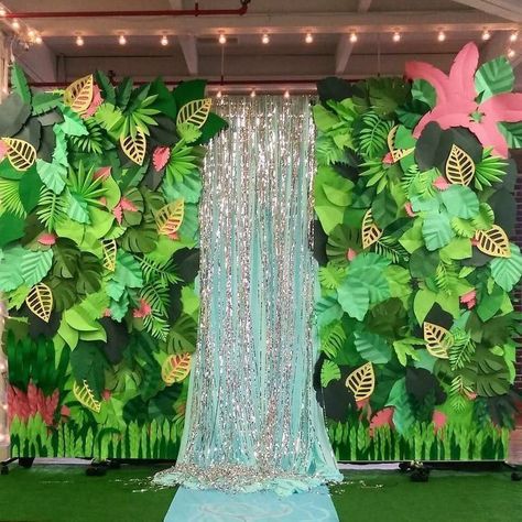 Ambientación para fiesta de la selva Jungle Theme Classroom, Jungle Theme Birthday Party, Rainforest Theme, Jungle Thema, Jungle Decorations, Jungle Decor, Tropical Party Decorations, Jungle Theme Parties, Jungle Theme Birthday