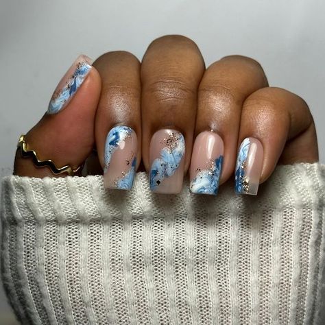 The Prettiest Marble Nails That'll Wow Everybody! - The Catalog by Celine Marble Look Nail Art, Manicure For Greece, Blue With Gold Nails, Marble Tip Nails, Marble Art Nails, Marble Blue Nails, Wildflower Nails, Dark Winter Nails, Summer Spring Nails