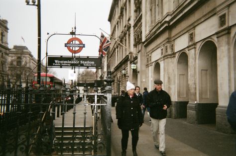 London On Film Camera, London On Film, Westminster Station, Film Camera Photography, London Film, จีซอง Nct, Film Pictures, Rina Kent, London Aesthetic