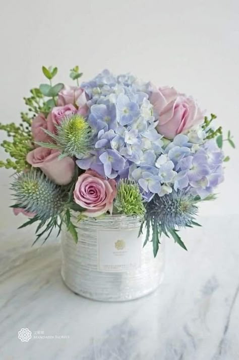 Spring Flower Arrangements Centerpieces, Hydrangea Flower Arrangements, Spring Flower Arrangements, Tafel Decor, Diy Arrangements, Creative Flower Arrangements, Flower Arrangements Simple, Floral Arrangements Diy, Baby Shower Flowers