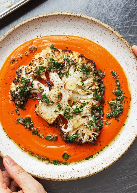 Cauliflower Steaks With Romesco Sauce - SO VEGAN Roasted Cauliflower With Sauce, Cauliflower With Romesco Sauce, Cauliflower Steak With Sauce, Pumpkin Steak, Romesco Cauliflower, Cauliflower Steak Recipes, Cauliflower Steaks Roasted, Steak Cauliflower, Steak And Peppers