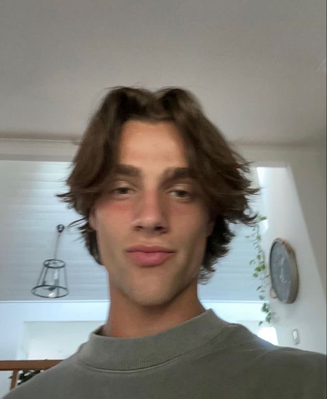 Johnny Kavanagh Aesthetic, Johnny Kavanagh, Keeping 13, Male Haircuts Curly, Middle Hair, Binding 13, Mens Haircuts Short Hair, Brown Hair Men, Middle Part Hairstyles