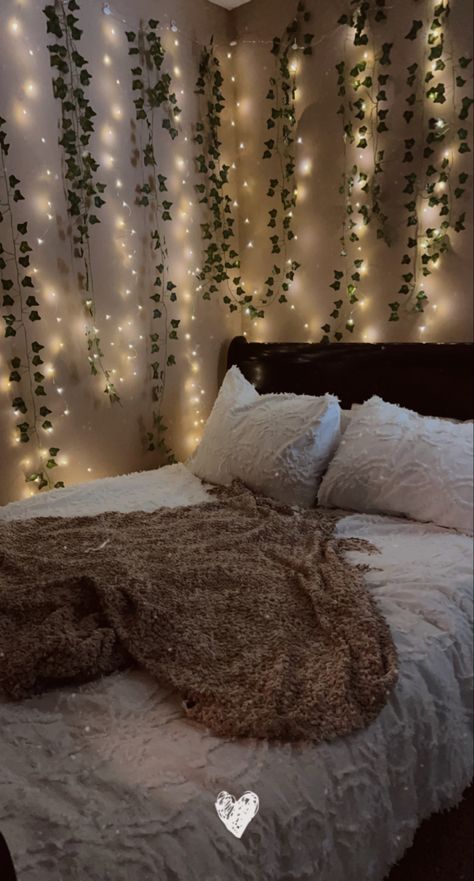 Aesthetic Bedroom Vines And Led Lights, Leaf Lights Room Decor, Curtain Lights With Vines, Room Decor With Vines And Fairy Lights, Room Decor Ivy Vines, Greenery And Lights Bedroom, Pixie Lights Bedroom, Fake Vines Around Mirror, Ways To Put Vines In Your Room