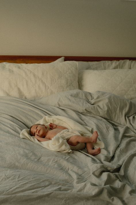 Minneapolis In-Home Newborn Session — Angela Rose Gonzalez Indoor Newborn Session, Baby And Mom Pictures, Newborn Film Photography, Modern Newborn Photography, Documentary Newborn Photography, Infant Family Pictures, Baby Boy And Mom, At Home Newborn Pictures, Creative Newborn Photography