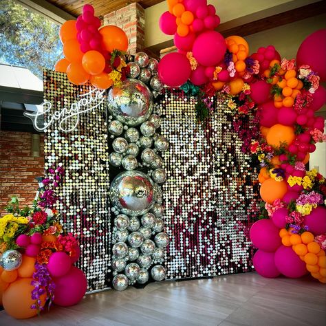 Disco Fever Party, Disco Wall, Homecoming Themes, Sunset Party, Disco Decorations, Disco Party Decorations, Dance Decorations, Staff Party, 30 Birthday