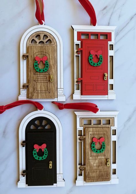 Laser Cut Christmas Ideas Christmas Door Ornaments, Rectangle Wood Ornaments, 2024 Christmas Ornament Trends, Xtool Laser Projects, Laser Christmas Ideas, Laser Christmas Ornaments, Christmas Laser Cut Ideas, Christmas Lasercut, Gold Door Knob