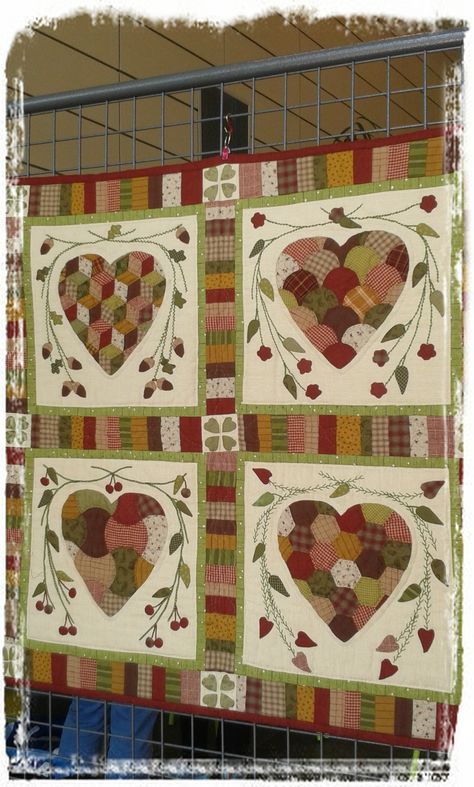 20160625_104348 Small Quilt Projects, Heart Quilts, Heart Quilt Pattern, Primitive Quilts, Baby Patchwork Quilt, Hexie Quilt, Spring Quilts, Scrappy Quilt Patterns, Country Quilts