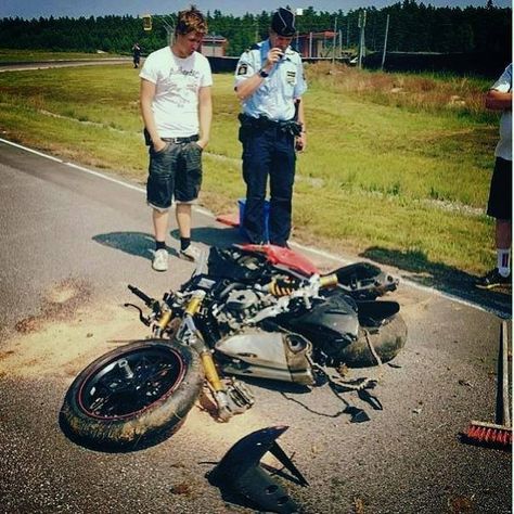 Panigale crash! Munchausen By Proxy, Call Off Duty, In Hospital, Masked Man, Motor Vehicle, Off Duty, Ducati, Dachshund, Motor Car