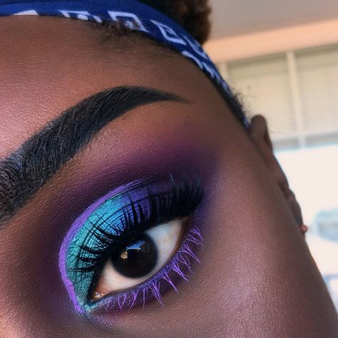 Embedded image Woc Makeup, Carnival Makeup, Blue Makeup, Blue Eye, Blue Eye Makeup, Makeup Goals, Makeup Designs, Lashes Makeup, Gorgeous Makeup