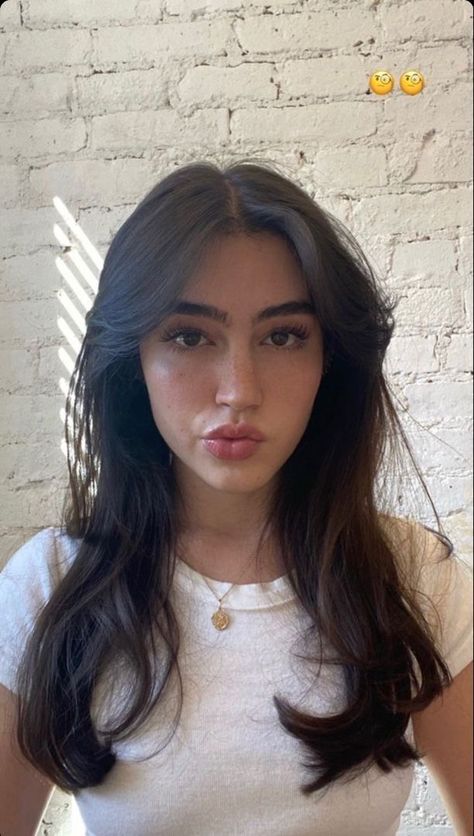 selfie, instagram, model, upclose selfie, pinterest, vogue, skincare, natural, pretty, organic, Oval Face Haircuts, Oval Face Hairstyles, Haircut Inspo, Haircuts Straight Hair, Oval Face, Cut My Hair, Oval Faces, Hair Inspo Color, Curtain Bangs