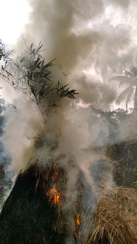 #bihu #assam Magh Bihu Assam Photography, Assam Bihu Pic, Bihu Assam Aesthetic, Assam Aesthetic, Assam Photography, Assam Culture, Bihu Assam, Assamese Aesthetic, Assamese Bihu