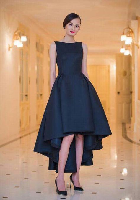 . Long Skirt Top Designs, High Low Party Dresses, High Low Evening Dresses, High Low Bridesmaid Dresses, Dresses Wedding Guest, Evening Dresses With Sleeves, Dresses High Low, Classy Dress Outfits, Pretty Prom Dresses