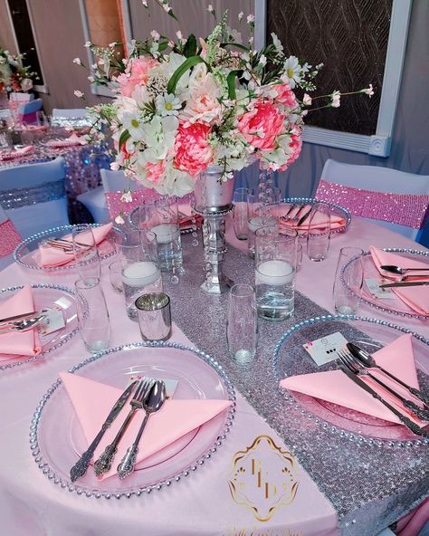 Pink Sweet Sixteen Decorations, Aurora Sweet 16 Theme, Sweet 16 Party Ideas Themes Pink And Silver, Sweet 16 Decorations Pink, Sweet 16 Venues Pink, Sweet 16 Table Setup, Quince Court Table Pink, Pink Sweet 16 Party Favors, Quince Decorations Pink