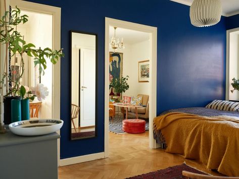 Valspar Color of the Year 2025: Encore 12 Valspar Blue, Modern House Colors, Valspar Colors, Blue And White Wallpaper, Paint Trends, Vintage Apartment, Chic Bedrooms, Airbnb Design, Mocha Mousse