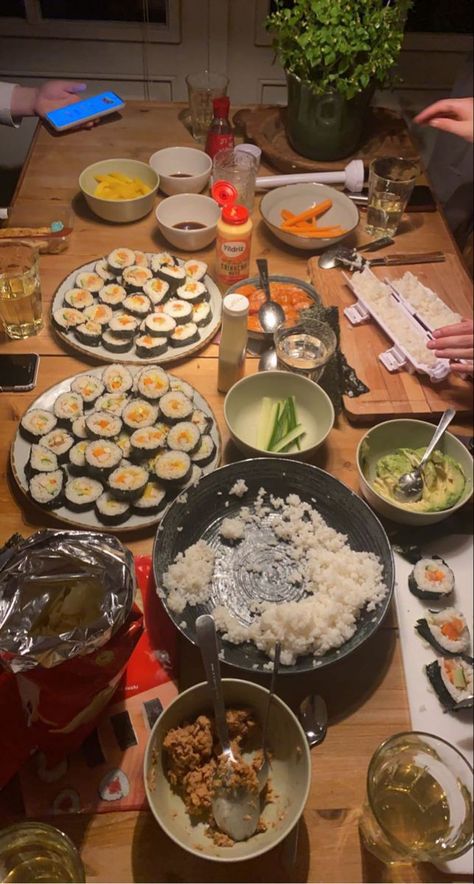 Homemade Sushi Night Aesthetic, Sushi Night With Friends, Sushi Making Date Night, Making Sushi At Home Aesthetic, Making Food With Friends Aesthetic, Making Dinner With Friends Aesthetic, Sushi Making Aesthetic, Homemade Sushi Night, Homemade Sushi Aesthetic