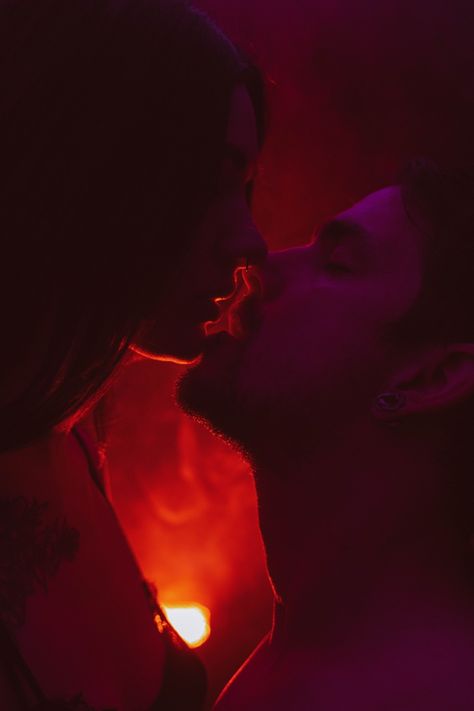 Red light
Smokey 
Couple kissing 
Close up shot Euphoria Photoshoot, Creative Portraiture, Romantic Couple Getaways, Classy Couple, Dark Romance Books, Aesthetic Red, Couple Getaway, My Kind Of Love, Romantic Photos