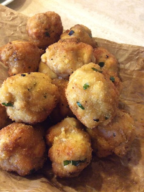 polpette di pescespada Fish Balls, Sweet And Sour Sauces, Fish Ball, Italian Appetizers, Italian Cooking, Food Market, Classic Food, Candy Recipes, Kitchen In