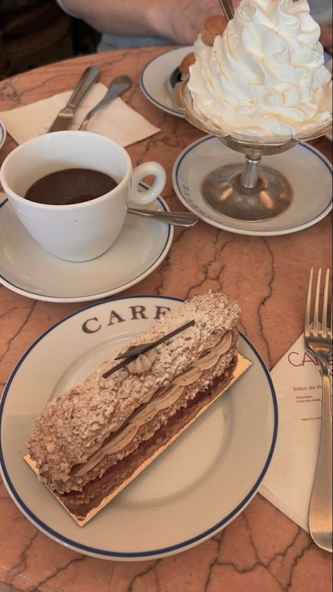 Famous hot chocolate in Paris Hot Chocolate In Paris, Carette Paris, Dream Holidays, Dream Holiday, Chocolate Milk, Hot Chocolate, Holidays, Paris, France