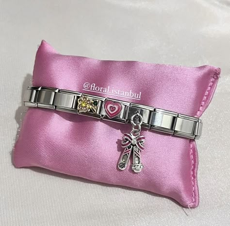 Pink Italian Charm Bracelet, Pandora Jewelry Necklace, Nomination Bracelet, Italian Bracelet, Italian Charms, Jewelry Essentials, Jewelry Lookbook, Fancy Jewelry