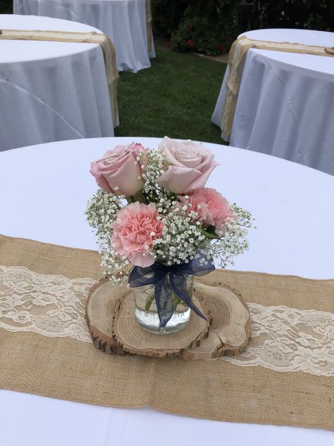 Mason Jar Carnation Centerpieces, Pink Floral Centerpieces Simple, Pink Baby Shower Flowers Centerpieces, Simple Pink Flower Centerpieces, Pink Flower Centerpieces Birthday, Diy Simple Centerpieces, Flower Centerpieces Simple, Simple Centerpieces For Party, Simple Flower Centerpieces