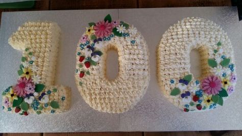 100th birthday cake 100 Year Old Birthday Cake Ideas, 100th Birthday Cake Ideas, 100 Birthday Party Ideas, 100 Birthday Cake, 100th Birthday Cake, 100th Birthday Party Decorations, Granny Cake, Quilt Cake, 100 Birthday Decorations